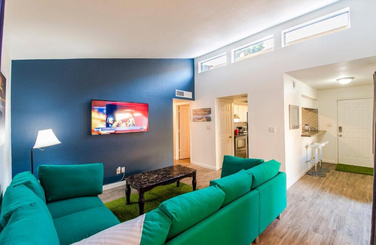 88 3bd 2b Modern Comfort Heated Pool