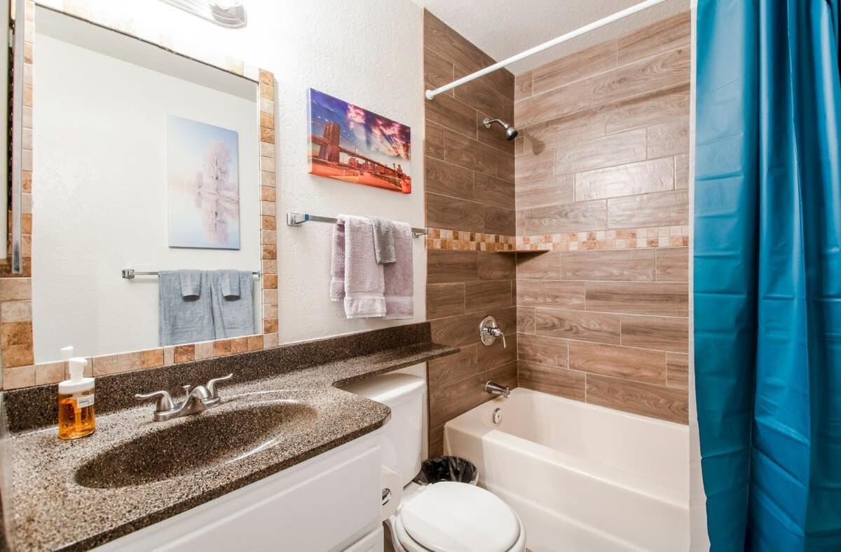 88 3bd 2b Modern Comfort Heated Pool *